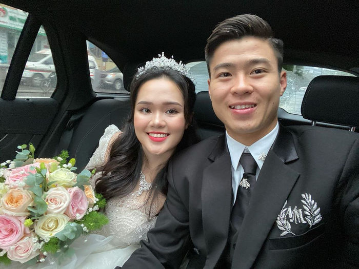 Thanh Hằng trẻ như gái đôi mươi, Khánh Vân khoe ảnh ngày ấy và bây giờ
