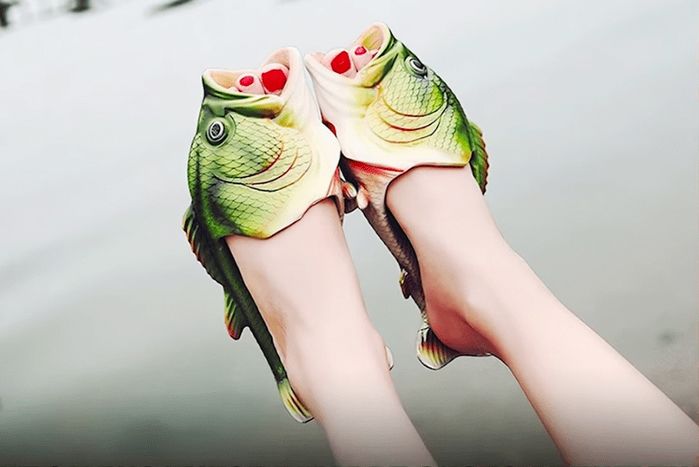 Dép hình cá, giày selfie và những đôi giày có 1-0-2 trên thế giới