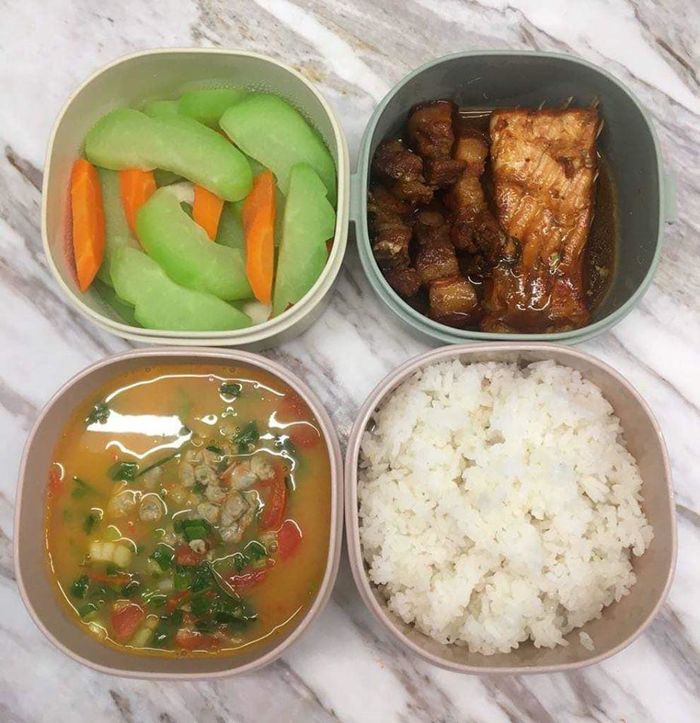 Mẹ bỉm sữa chuẩn bị cơm cho chồng: đa dạng món, trình bày đẹp mắt