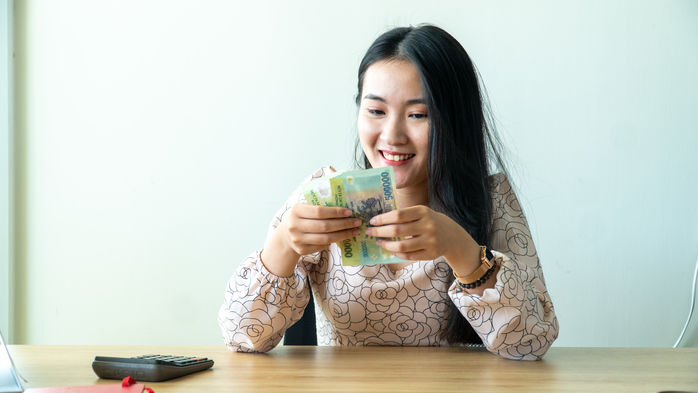 Adina Zeki Al Hazzouri: Hết tiền khiến trí thông minh giảm, nhanh già