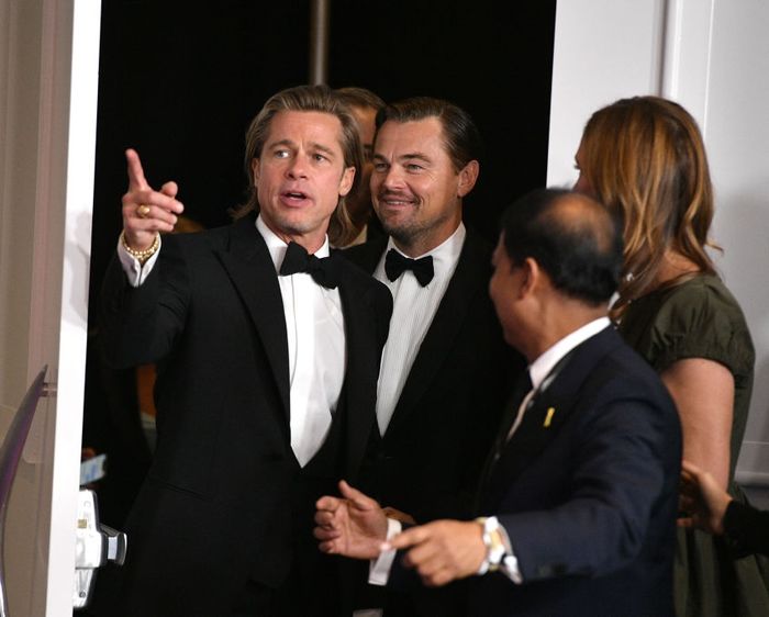 Hãy yêu ai đó nhìn bạn giống như Leo nhìn Brad Pitt