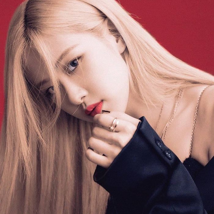Hé lộ bí mật làm nên làn da như em bé của Rosé: Dùng súp chân gà