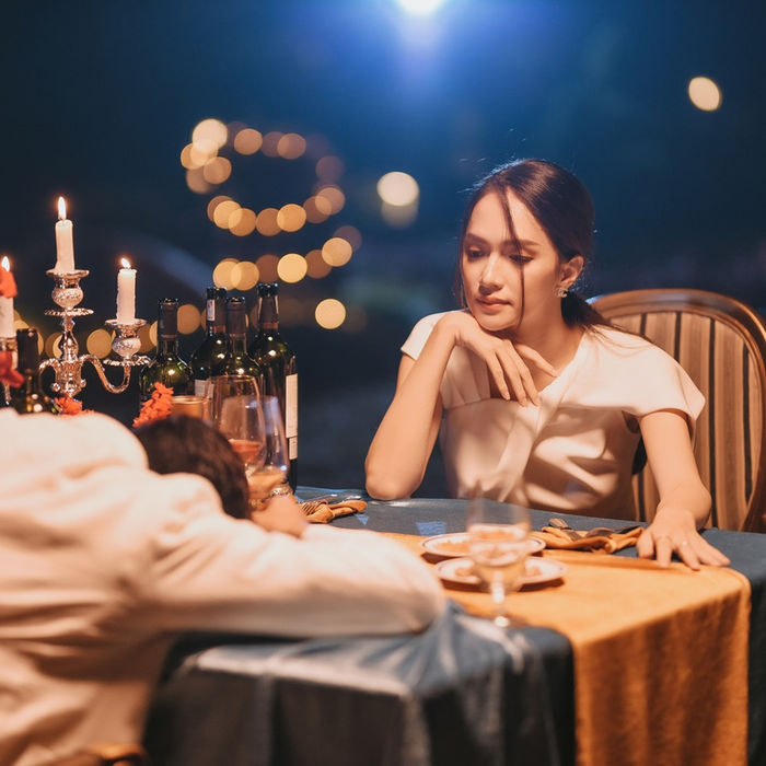 Hương Giang quyến rũ trong MV mới nhưng lại để lộ điểm nhạy cảm