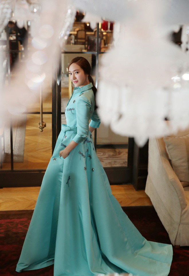 Jessica tung bộ ảnh mới khiến netizen xuýt xoa: Khí chất là đây