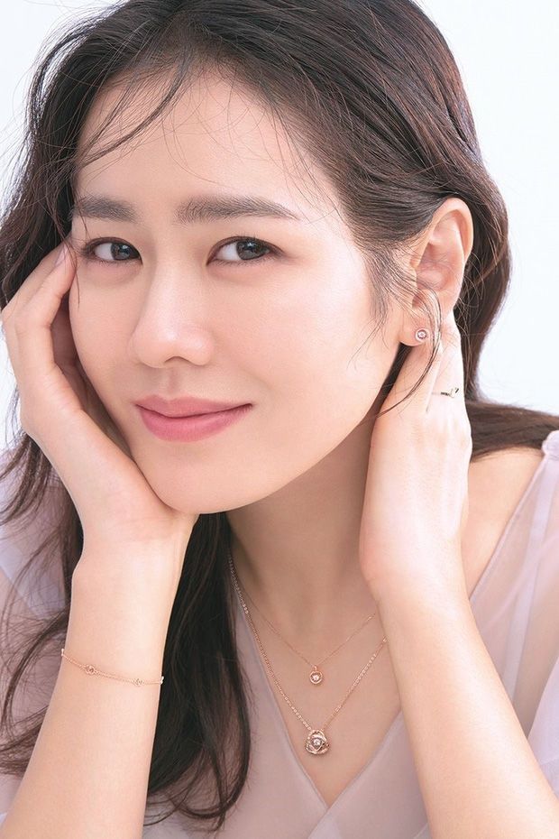 Khắc phục làn da dầu, Son Ye Jin có bí quyết riêng: Đắp 2 loại mặt nạ