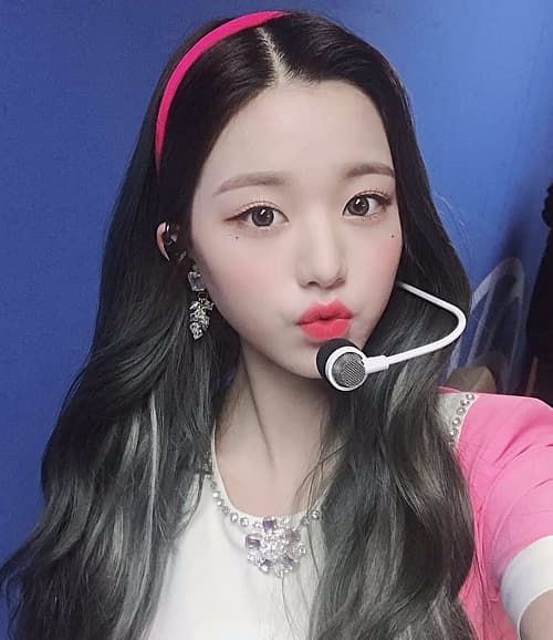 Không chỉ Thanh Hằng, Jennie và sao Kbiz cũng “nghiện” đeo băng đô