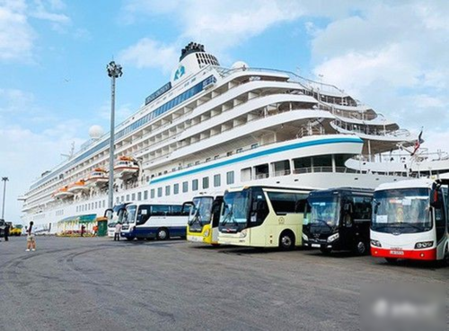 Kiểm soát chặt chẽ tàu Crystal Symphony cập cảng TP.HCM