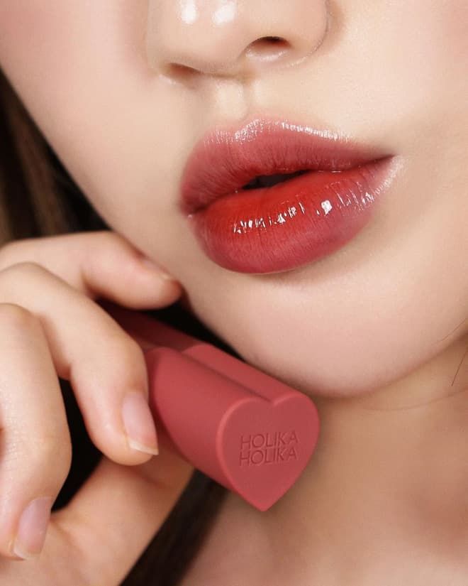 Kiểu son nàng chớ bỏ qua dịp Valentine: Đỉnh nhất là son có vỏ như túi