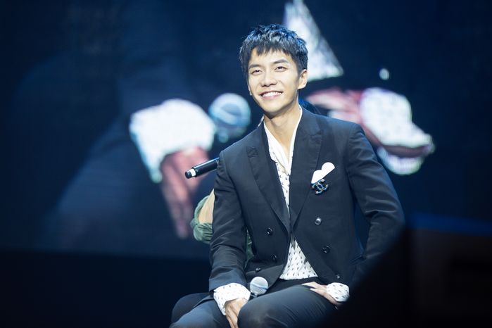 Lee Seung Gi và những lần “né” thảm họa thành công