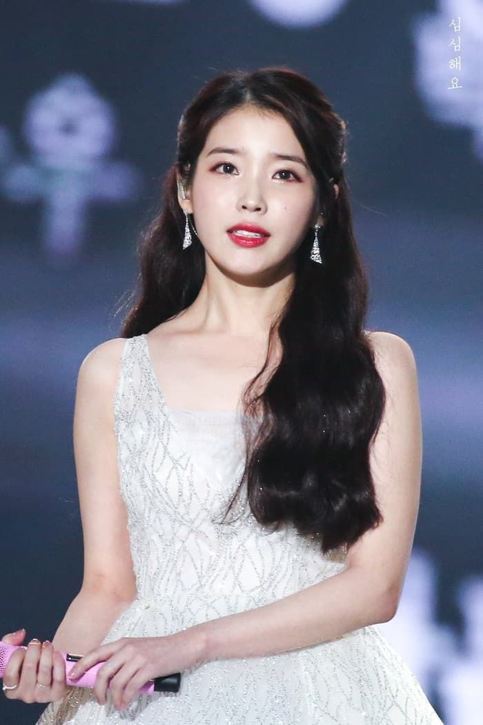 Idol Kpop có nghệ danh trước khi debut: IU nghệ danh là Ji Heun