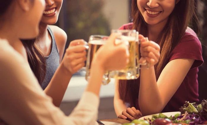 Lợi ích bất ngờ từ bia dành cho phụ nữ: ngăn ngừa lão hoá, giảm cân