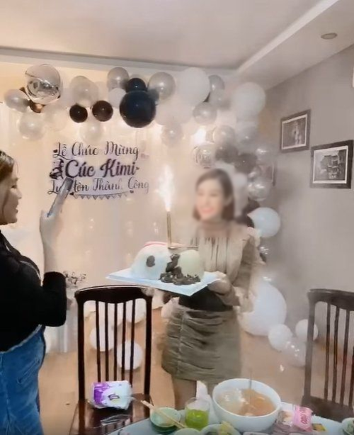 Mừng ly hôn, cô gái mở tiệc sang chảnh, đi bar quẩy tưng bừng