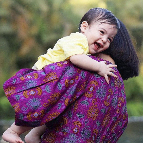 Marian Rivera khoe ảnh gia đình nhân dịp con trai tròn 10 tháng tuổi