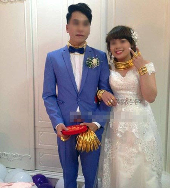 Mẹ chồng yêu cầu con dâu đưa hết số vàng được tặng trong ngày cưới