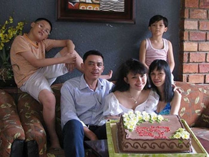 Mẹ ruột không dự hôn lễ, Tóc Tiên vẫn gửi lời cảm ơn và xin lỗi đến mẹ
