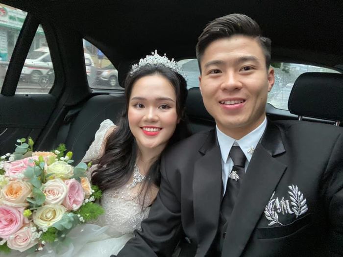 Chất như mẹ vợ cầu thủ: Mạnh tay tặng con quà cưới gần 1 tỷ đồng