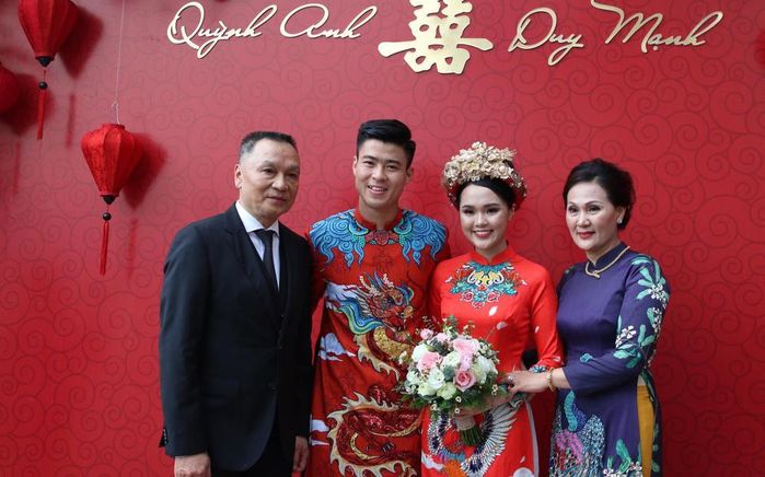 Chất như mẹ vợ cầu thủ: Mạnh tay tặng con quà cưới gần 1 tỷ đồng