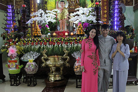 Chất như mẹ vợ cầu thủ: Mạnh tay tặng con quà cưới gần 1 tỷ đồng