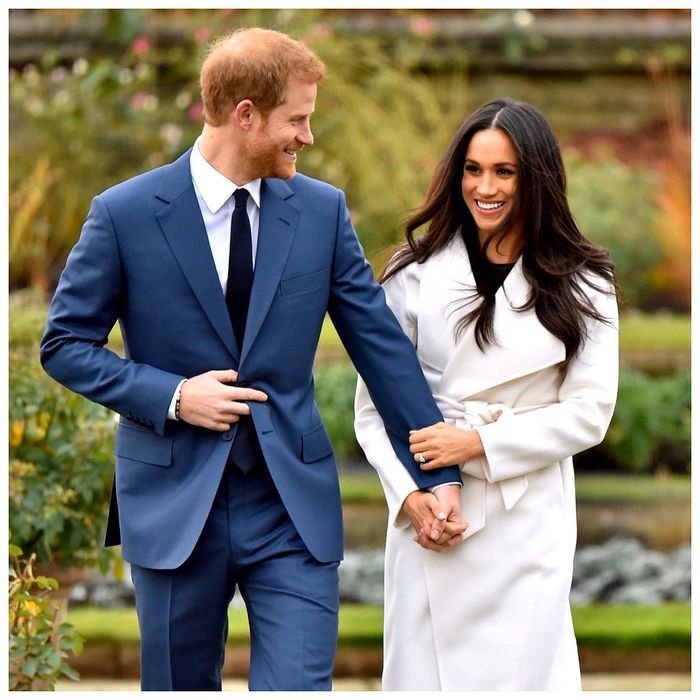 Meghan tuyên bố vẫn sử dụng tên tuổi hoàng gia cho hoạt động riêng