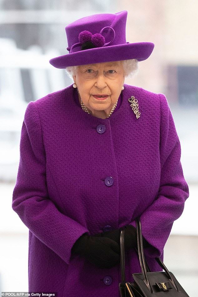 Meghan tuyên bố vẫn sử dụng tên tuổi hoàng gia cho hoạt động riêng