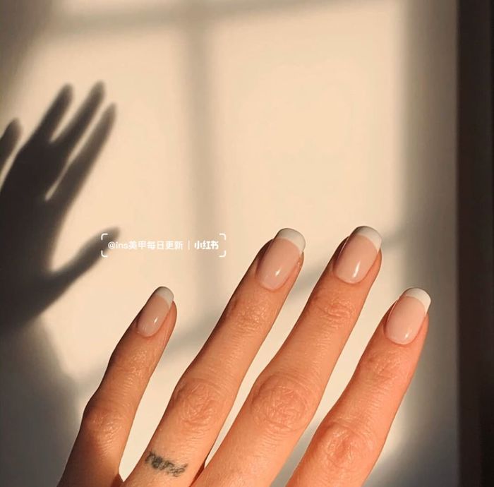 Tổng hợp những mẫu nail đơn giản giúp cô dâu rạng ngời ngày cưới