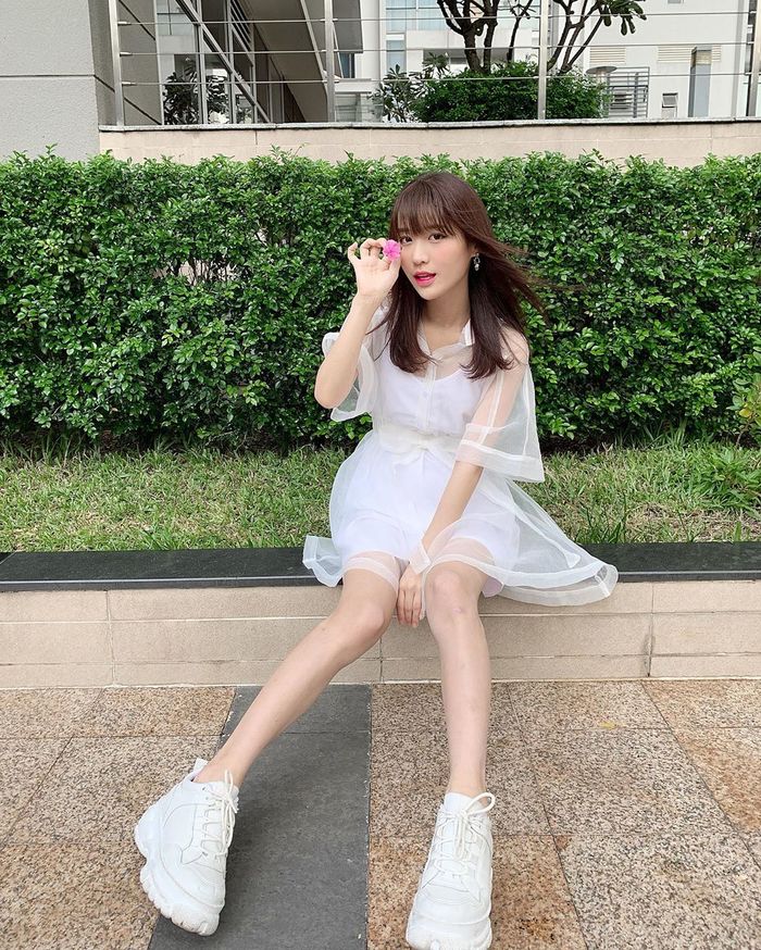 Mỹ nhân Việt nhiều lần để lộ vóc dáng gầy guộc đáng báo động
