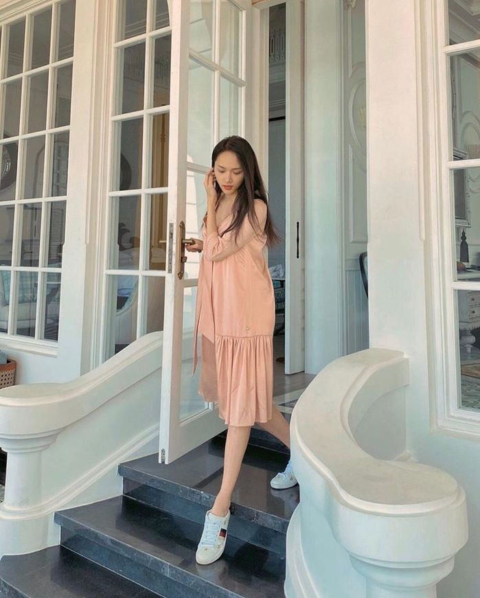Mỹ nhân Việt nhiều lần để lộ vóc dáng gầy guộc đáng báo động