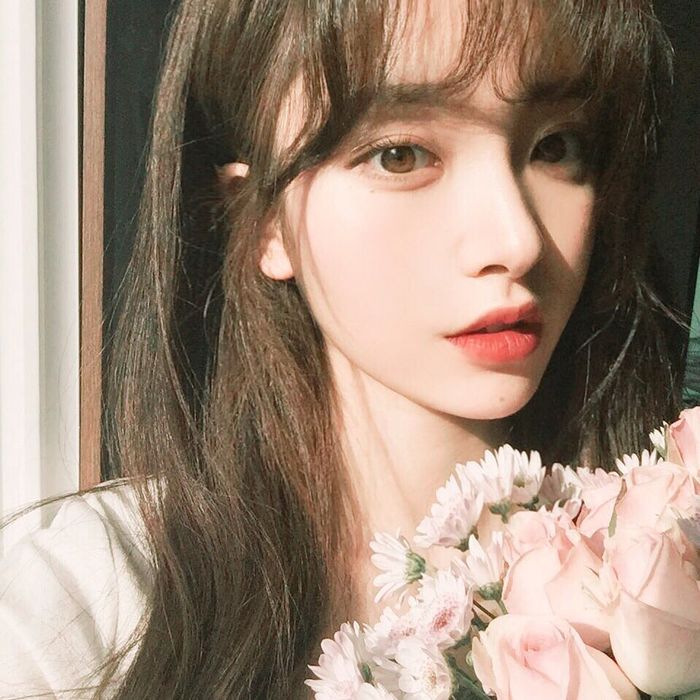 Phụ nữ môi dày, khóe miệng hướng lên,…ai lấy được cả đời không lo đói