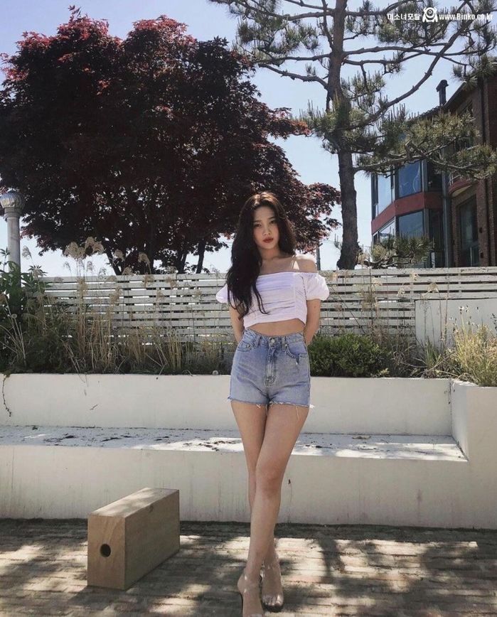 Loạt ảnh chứng minh body quyến rũ đến nghẹt thở của Joy (RED VELVET)