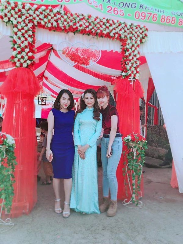 Ngắm nhìn trang phục của các mỹ nhân Việt khi về quê ăn cưới 