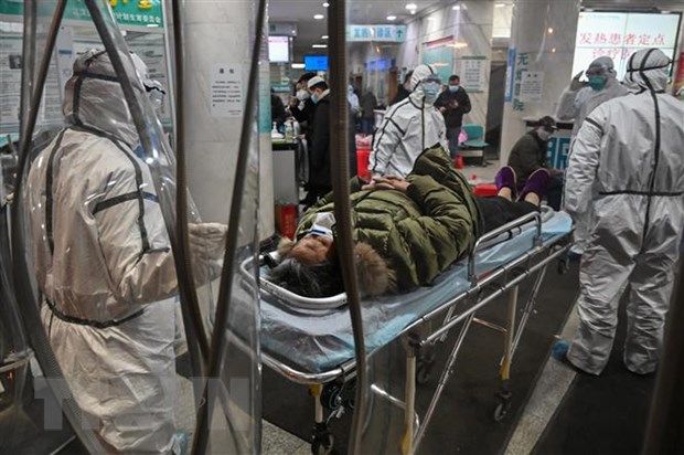 Nghị viên Hàn Quốc đề nghị thay bắt tay bằng bắn tim để chống Corona