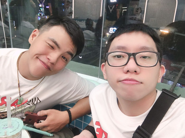 Người mẹ hết lòng ủng hộ con trai đồng tính, gọi con là công chúa