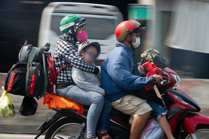 Người miền Tây đội nắng lên lại TPHCM sau kỳ nghỉ Tết