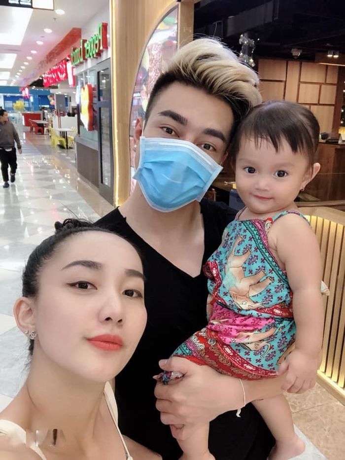 Ngưỡng mộ sự bản lĩnh, hy sinh từ vợ xinh đẹp của Lê Dương Bảo Lâm