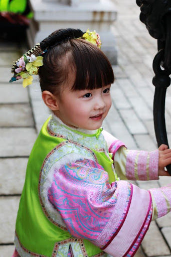 Nhan sắc con gái Triệu Vy - Kỷ Tư Hàm