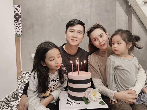 Những cặp ca sĩ và nhà sản xuất cực đẹp đôi của showbiz Việt