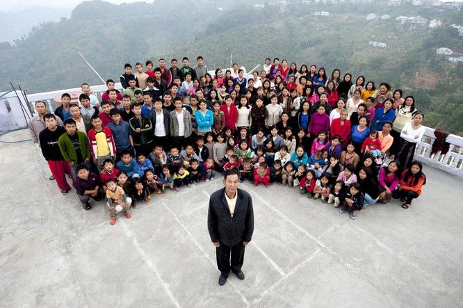 Gia đình đông con nhất TG: 134 người, ăn 100 kg gạo và 60 kg khoai tây