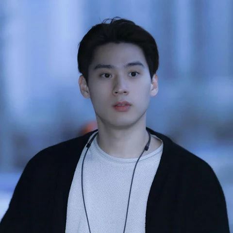 Những quản lí đẹp trai không khác gì idol làm fan điên đảo