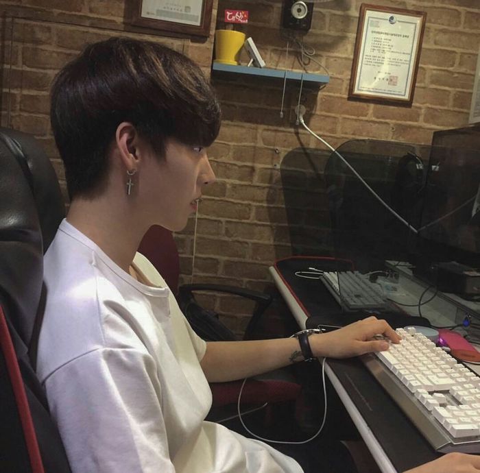 Bạn trai ngoại tình qua game, giấu cỡ nào cũng không qua mắt con gái
