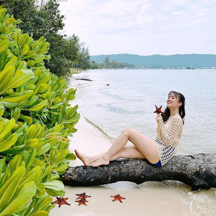 Phú Quốc tháng 2: Mùa của chị em thi nhau thả dáng bên sao biển