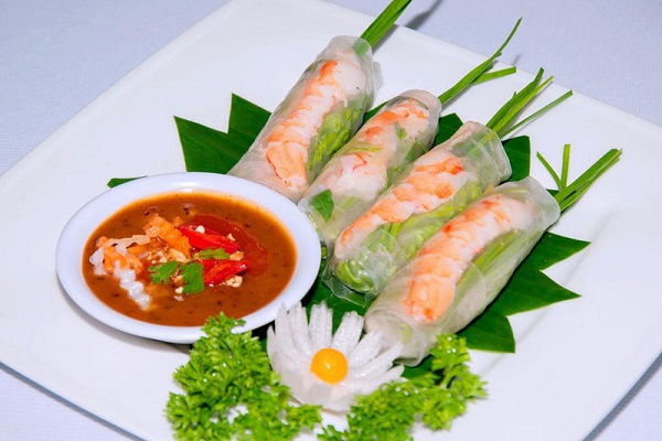 Rau muống xào tỏi là 1 trong 10 món ngon được báo nước ngoài bình chọn