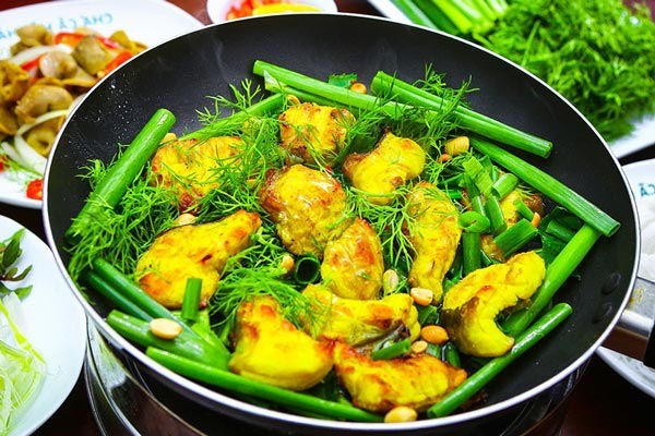 Rau muống xào tỏi là 1 trong 10 món ngon được báo nước ngoài bình chọn