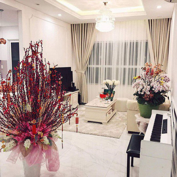 Sao nữ Vbiz 25 tuổi: Hòa Minzy cát-xê khủng, Hương Tràm biệt thự 20 tỷ