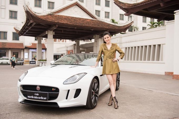 Sao nữ Vbiz 25 tuổi: Hòa Minzy cát-xê khủng, Hương Tràm biệt thự 20 tỷ