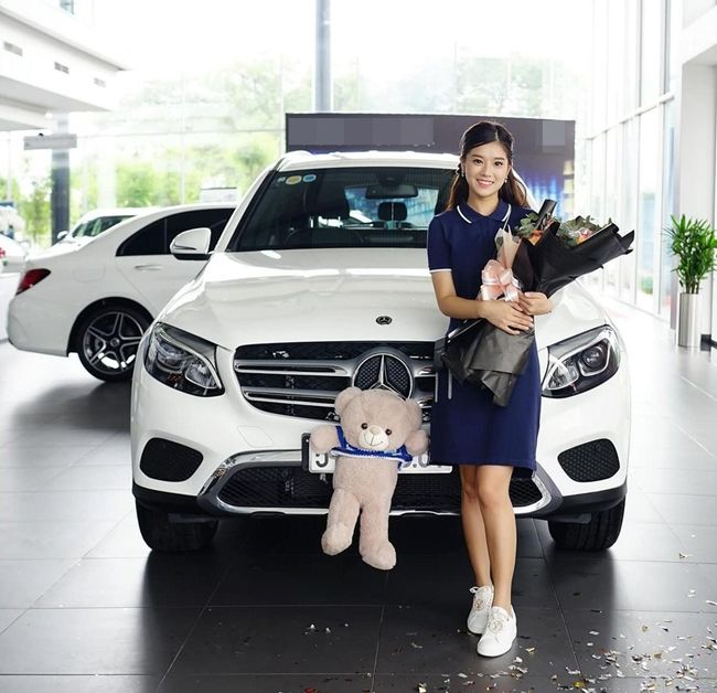 Sao nữ Vbiz 25 tuổi: Hòa Minzy cát-xê khủng, Hương Tràm biệt thự 20 tỷ