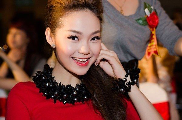 Chẳng sợ khuyết điểm: Kiến Huy để mày nhạt, Hà Tăng lộ vết chân chim