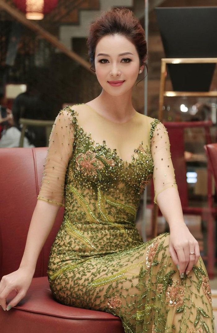 Sao Việt sinh 3-4 con vẫn xinh đẹp miễn chê: Nhất là Jennifer Phạm