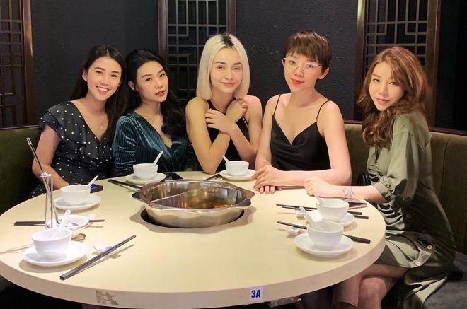 Tình bạn thân lâu năm của dàn phù dâu, phù rể trong đám cưới Tóc Tiên
