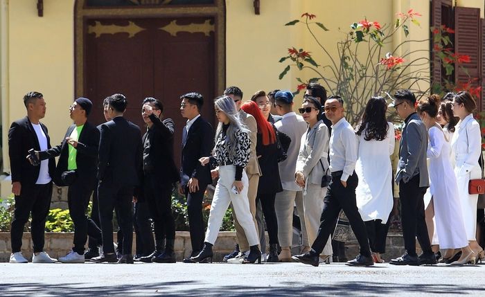 Tình bạn thân lâu năm của dàn phù dâu, phù rể trong đám cưới Tóc Tiên