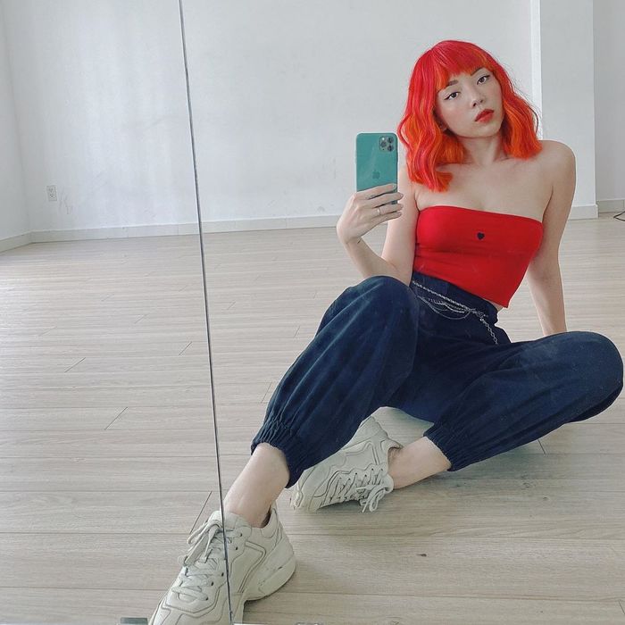 Street style sao Việt tuần qua:Tóc Tiên diện nguyên cây cam lạ mắt